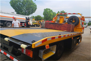 乾县附近拖车电话号码服务